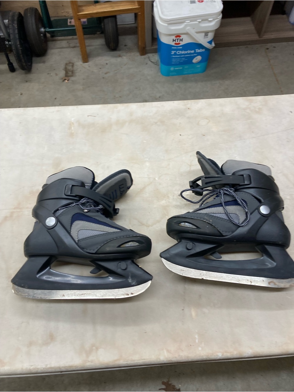 Adjustable ice skates